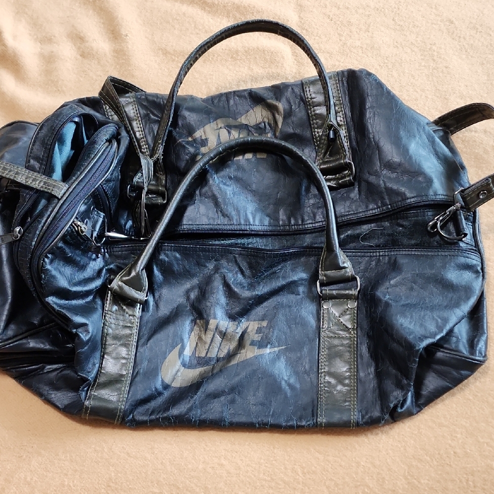 Nike Men's Black And Gold Elite Duffel Bag